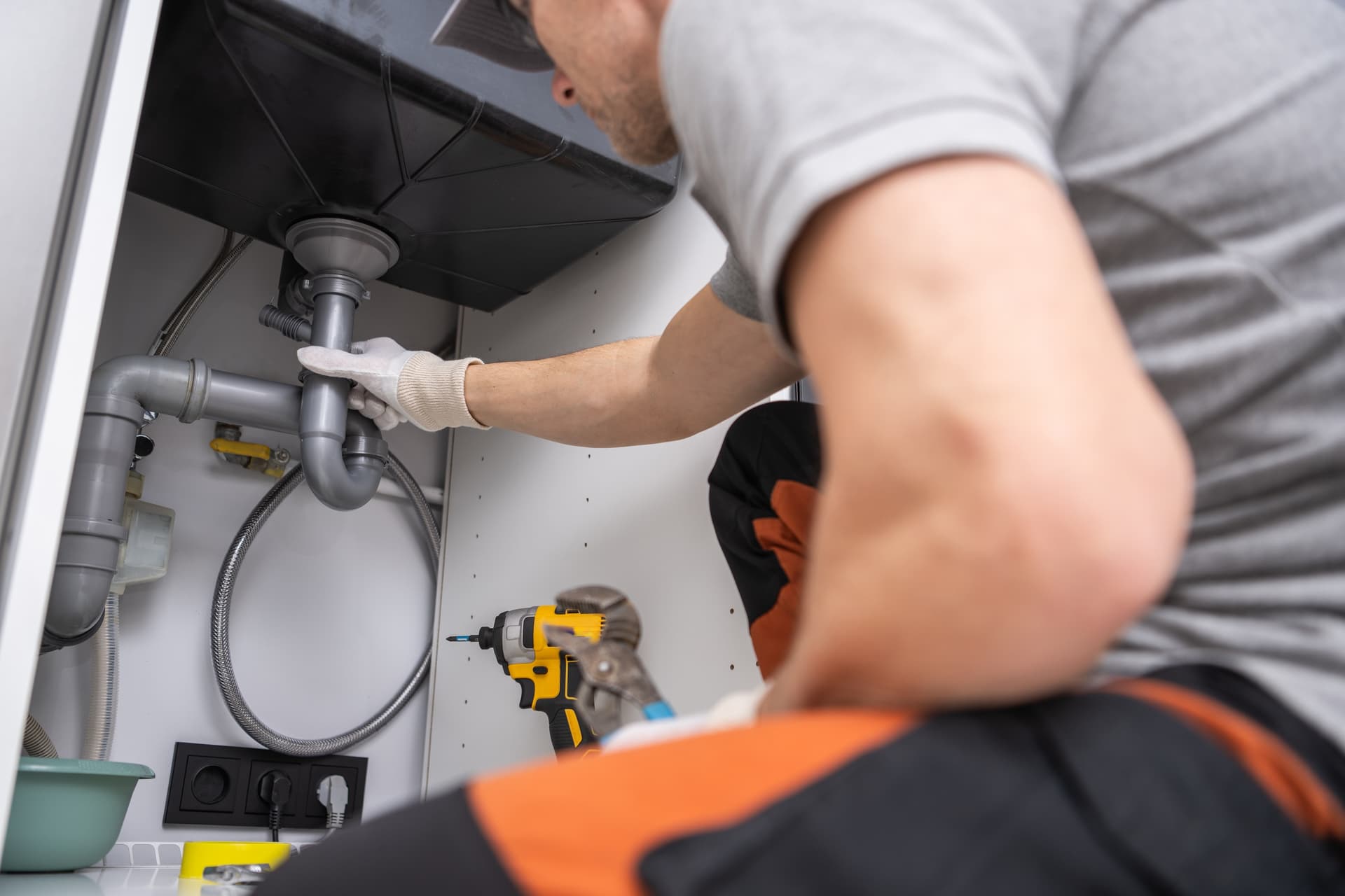 Small Building Repair or Full Refurbishment: How to Decide