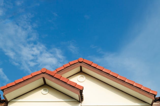 pitched vs flat roofs